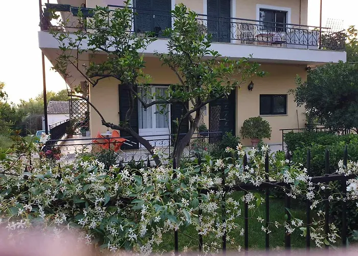 2 Bedroom Ground Floor Apartment - Meadow Views